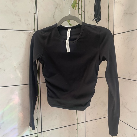 Lululemon Black Long Sleeve - Picture 3 of 5